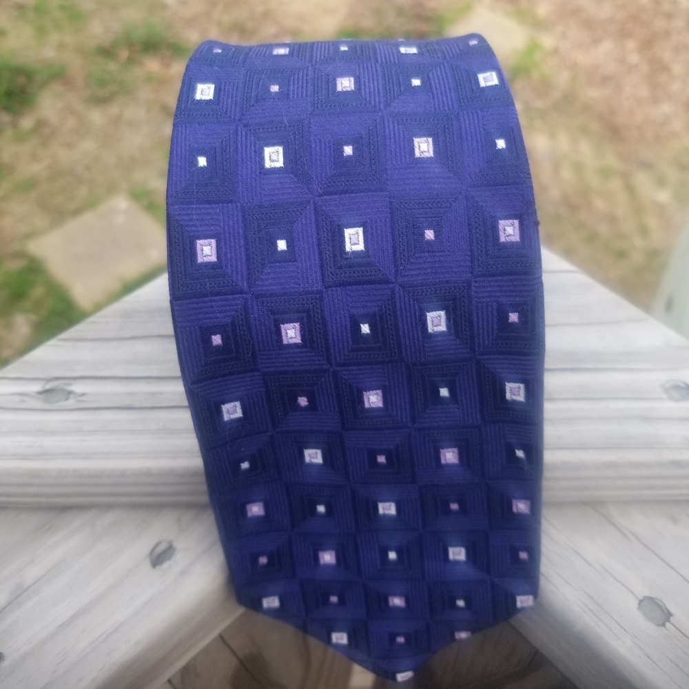 Michael Kors Geometric Design Tie - Picture 2 of 3